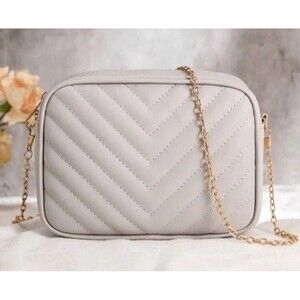 Chevron Fashion purse with Gold Chain New